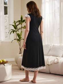 Moireta Camisola Elegante e Confortável com Renda Contrastante e Decote em V, Verão - Preto - Visão 2