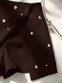 Franclia 女士俏皮时尚仿珍珠装饰不对称二合一裙裤，适合度假、派对、约会和办公穿着 - 棕色 - 查看 4