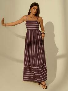 SHEIN Tall Đầm hai dây kẻ sọc dáng suông thoải mái cho nữ, đầm maxi chữ A cạp cao kẻ sọc phối màu, đầm slip màu nâu, đầm maxi kẻ sọc, đầm kẻ sọc màu nâu hồng, đầm maxi cổ vuông dáng suông kiểu Pháp cổ điển ôm dáng cho nữ, đầm nghỉ hè thanh lịch, đầm thanh lịch cho nữ, đầm đi nghỉ mát, trang phục nghỉ hè. - màu nâu - Xem 8