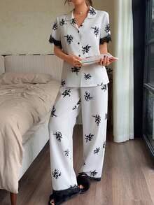 Dream Adore Set Piyama Kemeja dan Celana Motif Bunga dengan Hiasan Renda - Putih - View 4