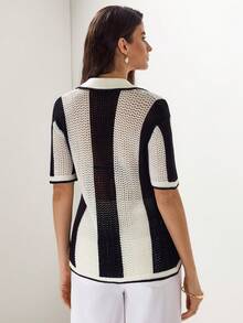 Briarwyn 撞色条纹印花镂空前襟纽扣短袖针织上衣 - 黑與白 - 查看 2