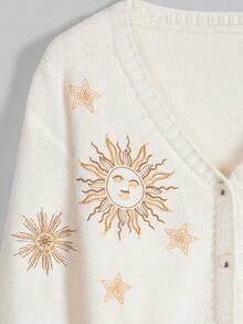 ROMWE Hippie Áo len cardigan thêu hình mặt trời và mặt trăng phong cách phù thủy bí ẩn cỡ lớn dành cho nữ - Màu be - Xem 2