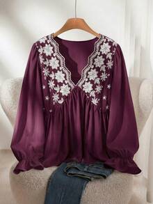 CosyJoli Blusa casual versátil de uso diario para mujer talla grande con cuello en V profundo, bordado floral y fruncido - Rojo - Ver 1