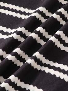 SHEIN Vintaside Kids Áo thun cho bé trai kiểu dáng thường ngày, thoải mái, đa năng, chất liệu vải có họa tiết, dễ phối đồ. - Đen và trắng - Xem 6