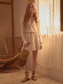 MOTF STUDIO Bộ đồ nữ mùa xuân/hè in họa tiết toàn thân, gồm áo dài tay xuyên thấu và quần short thắt lưng, gồm 2 món. - Màu Khaki - Xem 2