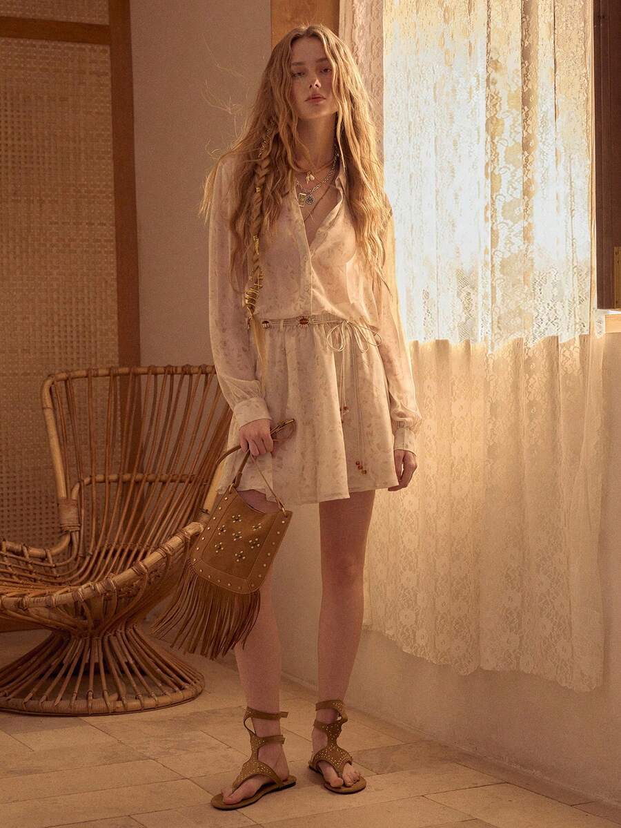 MOTF STUDIO Bộ đồ nữ mùa xuân/hè in họa tiết toàn thân, gồm áo dài tay xuyên thấu và quần short thắt lưng, gồm 2 món. - Màu Khaki - Xem 2