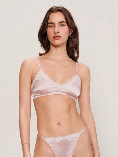 lacRébo Bộ đồ lót màu hồng với chi tiết ren trắng và quần tanga cùng màu, bộ đồ lót satin gợi cảm, phong cách Pháp, Paris, mùa xuân hè.