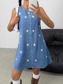 SHEIN Đầm denim xanh không tay cổ tròn thêu hoa cúc cho thiếu nữ - Màu xanh lam - Xem 3