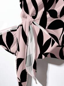 SHEIN Clasi 休闲复古优雅通勤百搭暖粉黑花卉印花图案，舒适保暖的女士圆领宽松短袖衬衫配蝴蝶结和直筒宽松长裤两件套，适合秋冬季穿着。 - 彩色 - 查看 3