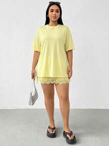 SHEIN Essnce 大码女装春夏时尚休闲宽松舒适日常百搭显瘦黑色蕾丝边短袖长款T恤，外出上衣，夏季穿搭，简约风格 - 黃色 - 查看 5