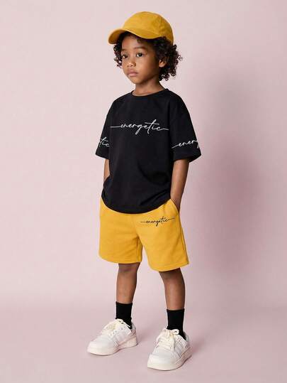 男童休闲简约字母印花T恤套装，适合夏季穿着