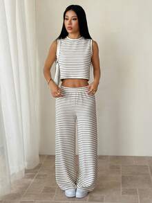 SHEIN PETITE Bộ đồ nữ 2 món gồm áo tank top và quần dài kẻ sọc, kiểu dáng thường ngày. - Đen và trắng - Xem 6