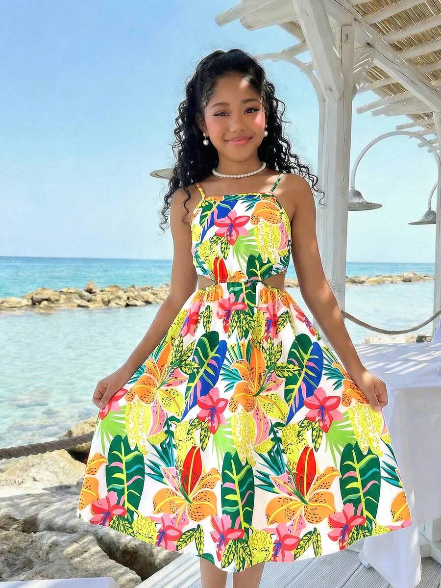SHEIN 女童休闲碎花镂空吊带连衣裙，优雅的沙滩、周末、海岛风、复古夏日、实用时尚、基础款、复古风、野餐风、热带图案，舒适奢华，适合派对、户外活动、上学、度假等场合，色彩缤纷的花卉图案，夏季新品