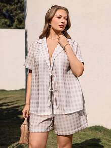 Breezaya 大码女式休闲格子破洞领开衫衬衫+松紧腰短裤两件套，适合日常和度假穿着 - 卡其色 - 查看 6
