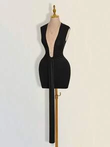 SHEIN ICON 女士外出黑色性感度假礼服，适合舞会、夜店、音乐会、科切拉音乐节等场合，辣妹风纯色深V褶皱系带设计性感无袖迷你连衣裙，夏季款 - 黑色 - 查看 6