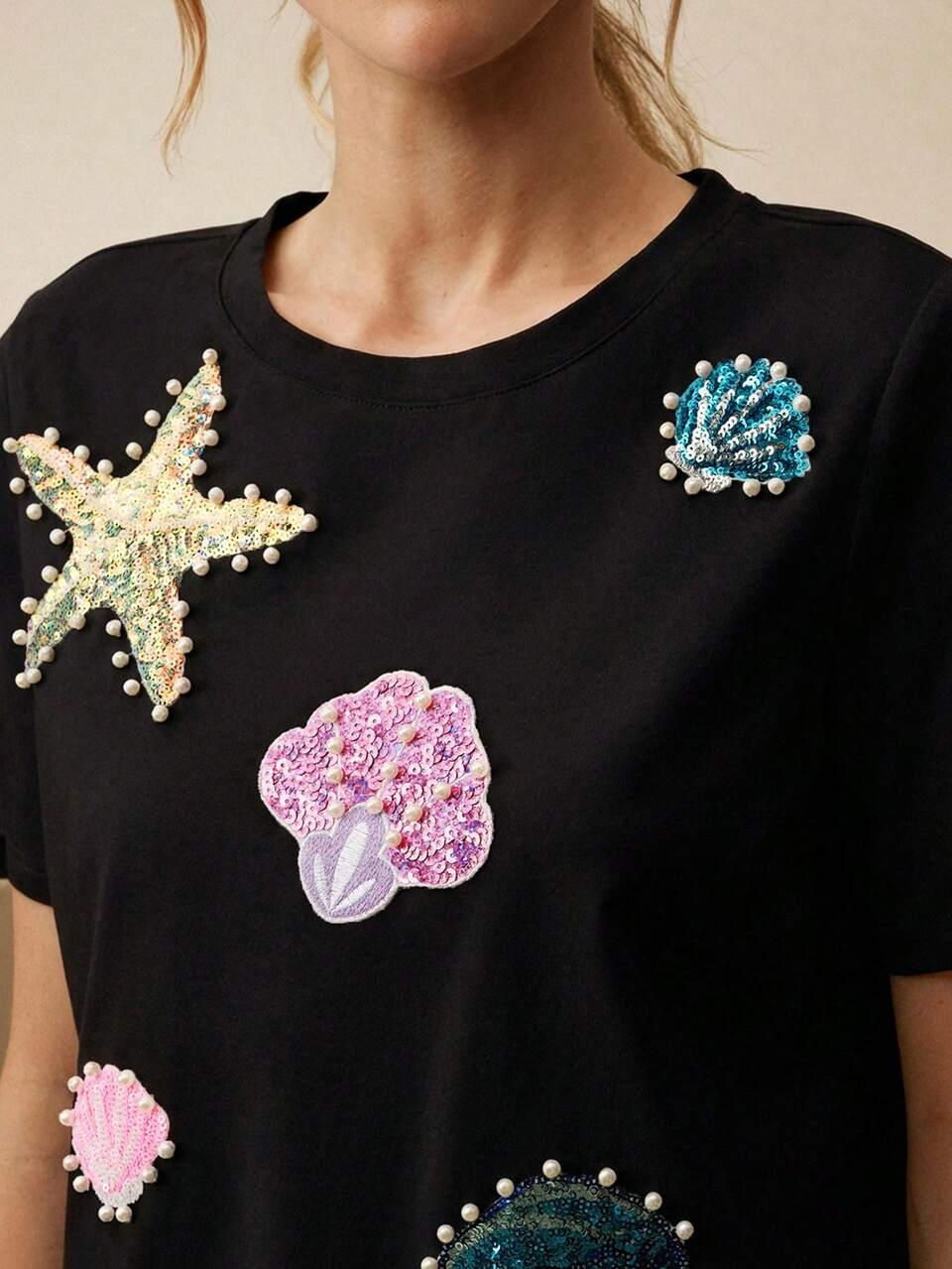 Anewsta Sequin Applique Bubble Bead White Crew Neck Short Sleeve T-Shirt