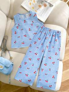 SHEIN Elladie kids 少女简约时尚蓝白格纹樱桃印花无袖上衣搭配宽松直筒裤套装，活力四射的春夏日常穿搭 - 藍色 - 查看 1
