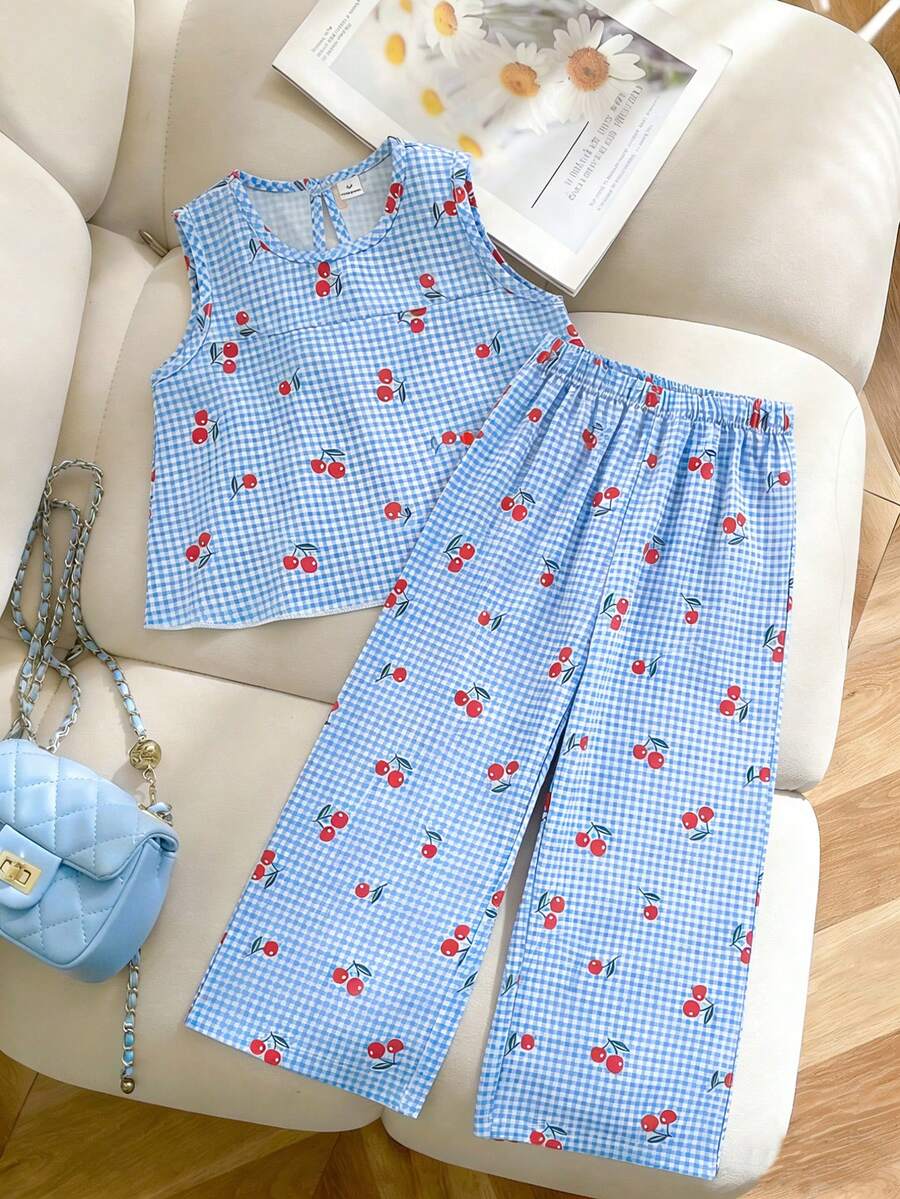 SHEIN Elladie kids 少女简约时尚蓝白格纹樱桃印花无袖上衣搭配宽松直筒裤套装，活力四射的春夏日常穿搭 - 藍色 - 查看 1