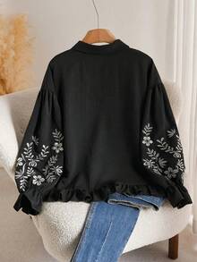 CosyJoli Plus Size Women Embroidered Single-Breasted Ruffle Hem Blouse - Black - View 2