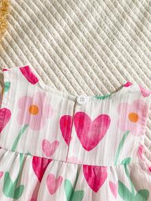 SHEIN Playful Pals Bộ đồ hai mảnh mùa hè cho bé gái gồm áo không tay cổ tròn và quần short màu đỏ. Sự kết hợp màu đỏ và trắng tươi tắn, chất liệu vải dệt, dáng rộng. Kiểu dáng ngọt ngào, thanh lịch và mộc mạc, với họa tiết quả anh đào in khắp nơi, sinh động và dễ thương. Thích hợp cho các hoạt động hàng ngày, đi học, dự tiệc, sinh nhật, du lịch nghỉ mát. - Hồng - Xem 3