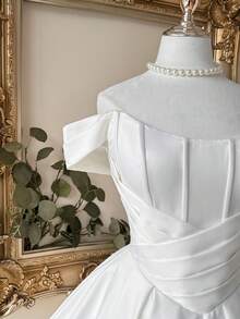 Lovelzi Đầm ngắn dự tiệc sang trọng, thanh lịch màu trắng satin, cổ thuyền, trễ vai, thân áo xếp ly với bèo nhún lớn, thích hợp làm quà tặng/tiệc tùng. - trắng - Xem 8