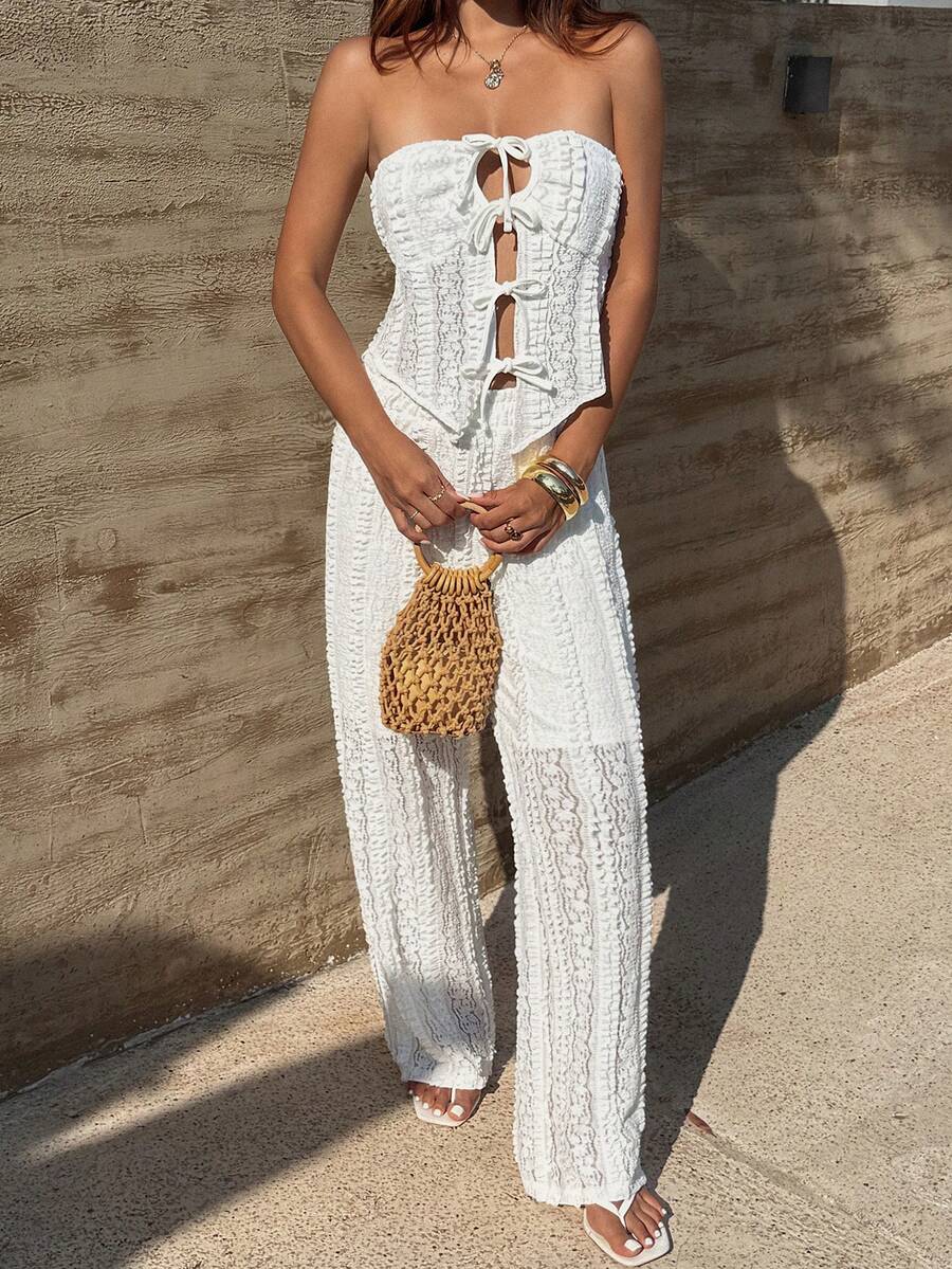 DAZY Bộ đồ nữ 2 món gồm áo quây và quần ống đứng chất liệu dệt họa tiết, thích hợp cho kỳ nghỉ hè/mùa xuân. - Màu be - Xem 1