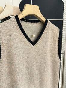 SHEIN Franclia 撞色针织背心，V领撞色滚边，宽松版型，柔软针织面料，撞色设计，活泼甜美复古风，适合春季叠穿、校园约会、日常穿着，百搭单品，撞色设计不单调，宽松版型显瘦，韩式软妹休闲风，内搭衬衫更添甜美，搭配百褶裙更显甜美，搭配牛仔裤更显甜美酷感 - 紫紅色 - 查看 7