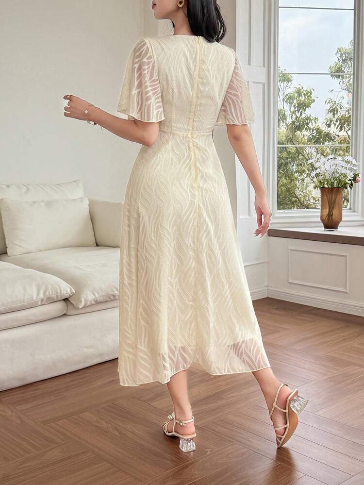 Elegant Lace Fitted Midi Dress, Suitable For Holidays, Spring & Summer