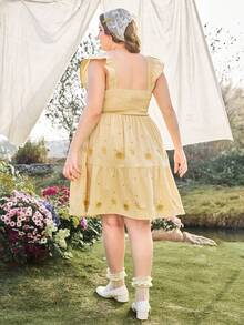 ROMWE Spring / Summer Fairycore Embroidered Sun & Leaf Cap Sleeve Dress, Elegant Vintage Plus Size Women Dress, Vacation - Beige - View 3