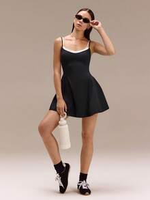 GLOWMODE 自信步伐 仿两件式可调节肩带可拆卸胸垫喇叭裙迷你连衣裙，配有独立短裤和侧袋，适合假日、度假、夏季日常休闲穿着 - 黑色 - 查看 8