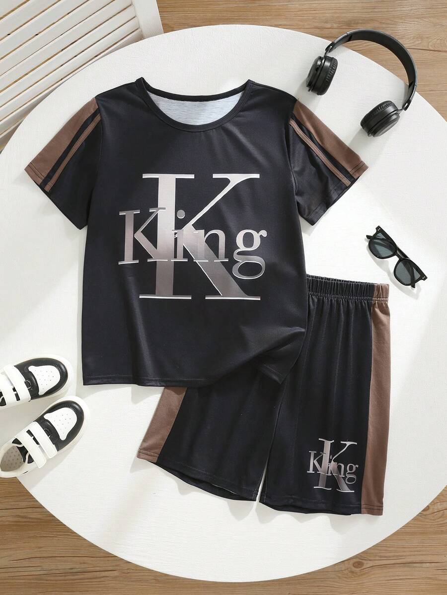 2件套儿童/青少年男童休闲撞色Y2K摩托车风圆领短袖T恤短裤套装，适合夏季穿着，时尚经典国王印花短裤套装，适合日常穿着、旅行、户外活动、夏季海滩度假，2026春夏新款男童时尚服装套装