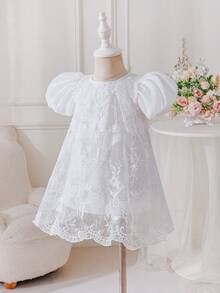 SHEIN Glamorique Kids 女婴优雅泡泡袖白色蕾丝荷叶边连衣裙，可爱正式礼服 - 白色 - 查看 4