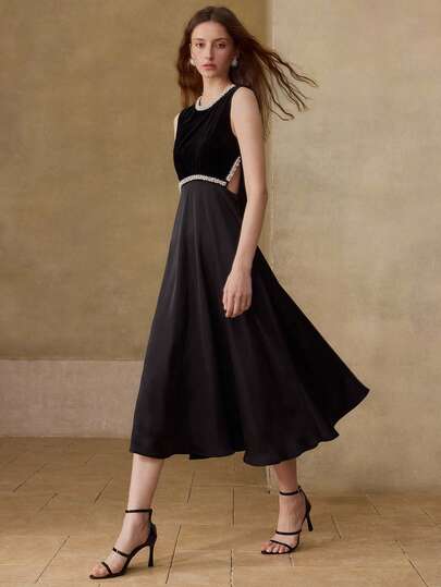 MOTF PREMIUM Đầm dài ngang gối tối giản phối ngọc trai giả, đính hạt tương phản, dành cho nữ.