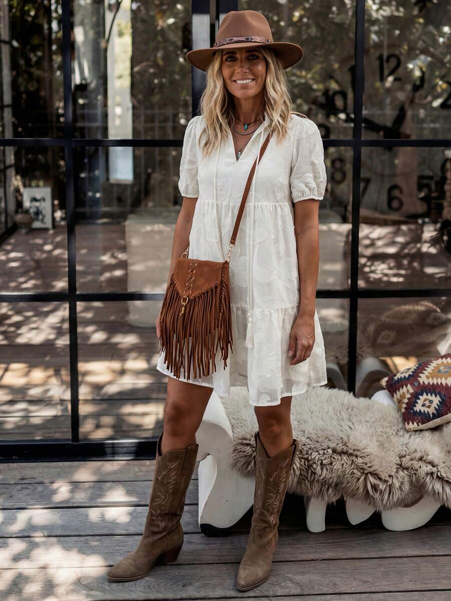 LanaWest 女士雪纺提花流苏吊坠层叠荷叶边下摆娃娃领带衬里休闲连衣裙，适合日常、度假、通勤和约会穿着 - 杏色 - 查看 1