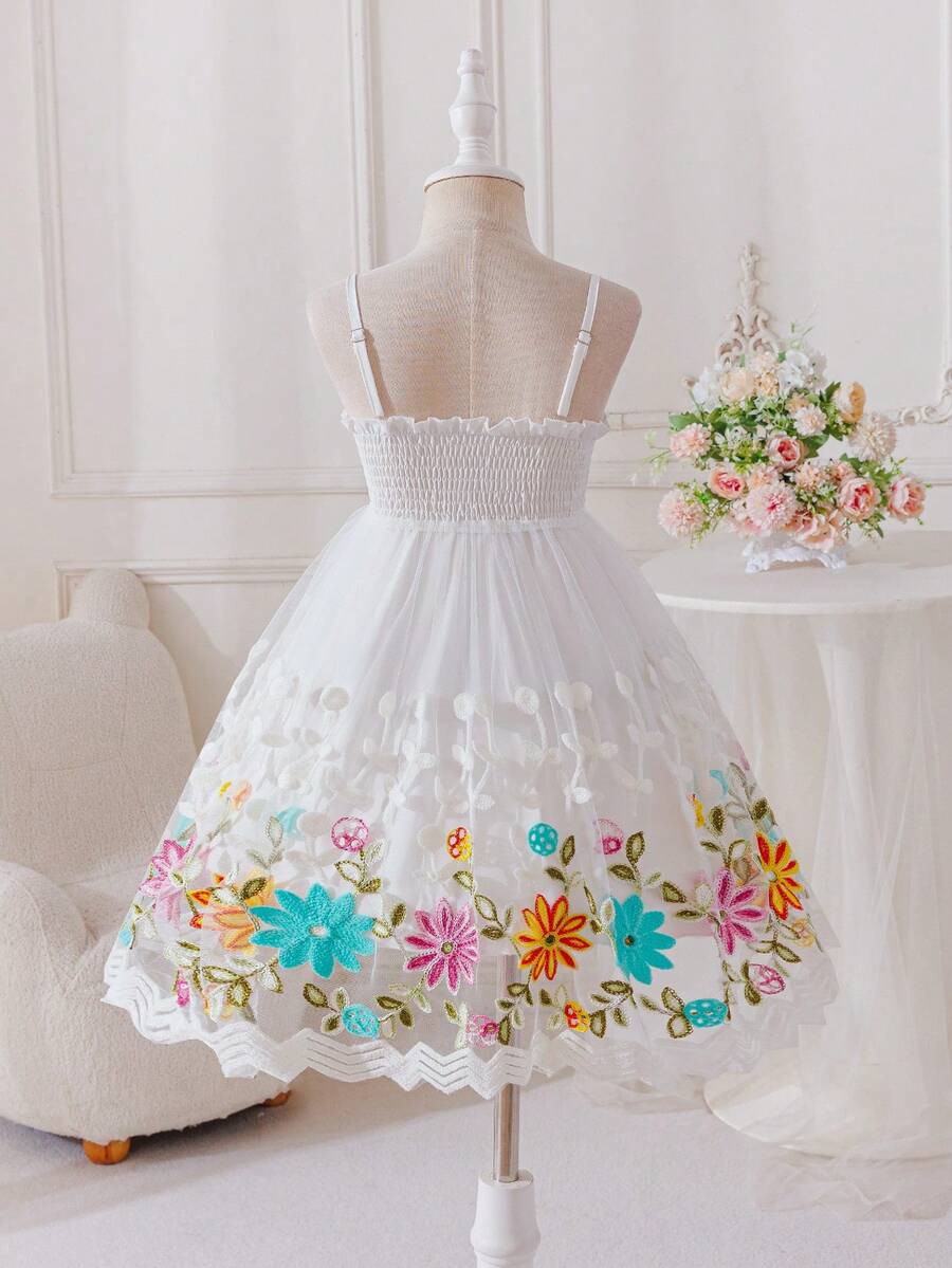 SHEIN Glamorique Kids 年轻女孩优雅端庄的白色无袖吊带收腰奢华可爱白色刺绣网纱蓬蓬裙正式礼服 - 白色 - 查看 1