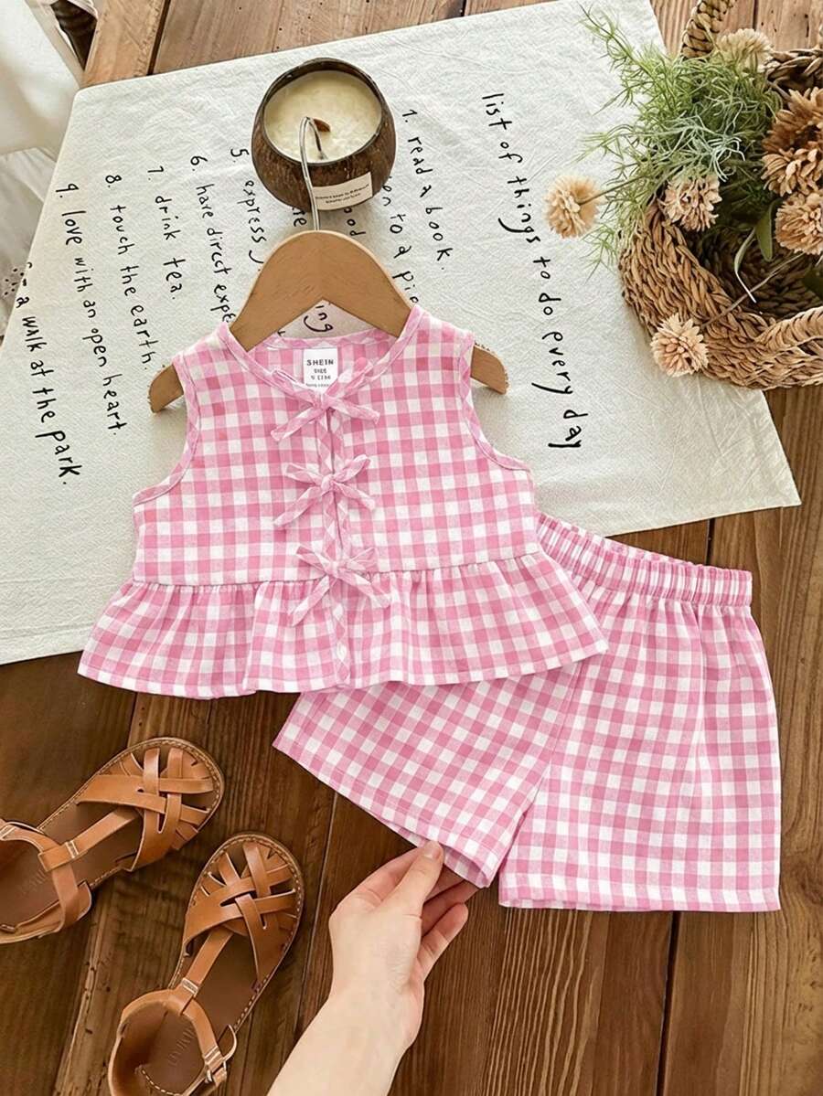 SHEIN LMoss Kids 女婴蝴蝶结装饰格子背心和短裤可爱套装 - 粉色 - 查看 1