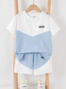 SHEIN Set 2pcs/Setelan Anak Laki-Laki Kasual Lucu Bergambar Longgar Atasan Rajut Leher Bulat dan Celana Pendek Rajut, Cocok untuk Dipakai di Musim Semi/Panas - Blue and White - View 4