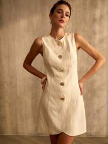 MOTF PREMIUM 杏色纹理面料无袖连衣裙，饰有扇形花边和金属扣环，适合春夏穿着 - 杏色 - 查看 6