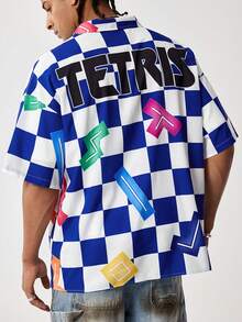 Tetris™ X SHEIN قميص رجالي فضفاض أحادي الصدر بأكمام قصيرة ذو نقشة مربعات - ازرق وابيض - مشاهدة 1
