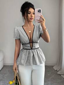 SHEIN Elenzya 优雅夏季度假蓝色条纹深V领性感镂空女式衬衫 - 黑與白 - 查看 3