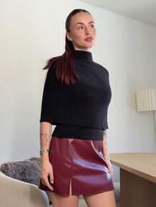 Abrilcols Sexy Low-Waist Chic PU Leather Slit Mini Skirt For Women, Spring/Summer - Burgundy - View 3
