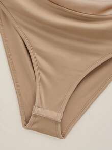 Franclia 女士常规款吊带连体衣，腰部褶皱设计，手工缝制珍珠纽扣。针织弹力缎面面料 - 杏色 - 查看 6