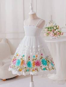 SHEIN Glamorique Kids 年轻女孩优雅端庄的白色无袖吊带收腰奢华可爱白色刺绣网纱蓬蓬裙正式礼服 - 白色 - 查看 7