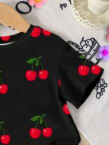 SHEIN 1 Set Baju dan Celana Pendek Bayi Perempuan Motif Buah Ceri Manis dan Lucu Gaya Liburan, Cocok untuk Musim Semi hingga Musim Panas - MultiWarna - View 7