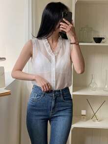 DAZY 女士纯色无袖荷叶边下摆衬衫，休闲夏季薄款外套背心 - 白色 - 查看 5