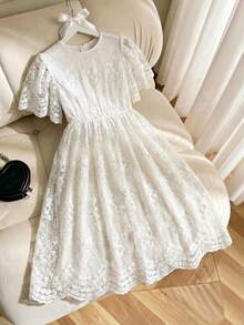 SHEIN Đầm ren cổ tròn phối họa tiết dễ thương và thanh lịch cho bé gái tuổi teen - trắng - Xem 5