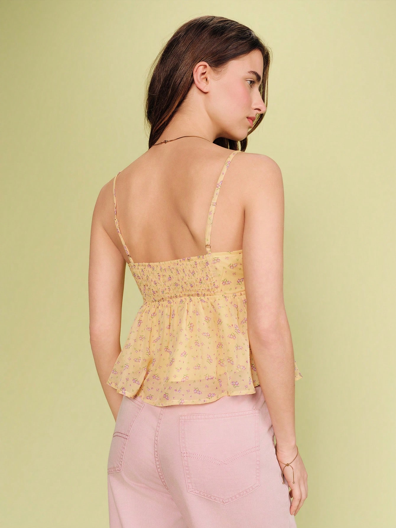Flowy Yellow Floral Print Cami With Ruffle Details, A V-Neckline And Thin Straps Cute Chic Style Zoo Outfits Women Ruffle Top Loose Fit Top Flower Top Spring Summer Top French Style Top