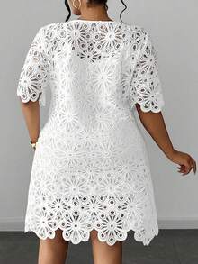 SHEIN CURVE+ Vestido de encaje con mangas cortas, cintura calada, adecuado para fiestas, vacaciones y viajes - Blanco - Ver 3