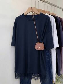 Shapeblank Camiseta larga de manga corta con aplicación de encaje negro, cómoda y holgada, de uso diario y versátil, que estiliza la figura, para mujeres de talla grande, para primavera/verano, para salir, atuendos de verano, estilo sencillo - Azul Marino - Ver 8