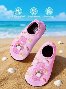 SHEIN X Care Bears أحذية مائية رياضية كاجوال للأطفال الصغار والأطفال، مضادة للانزلاق، مريحة وقابلة للتنفس، بنمط كرتوني لطيف، أحذية شاطئ للبنات - وردي - مشاهدة 2